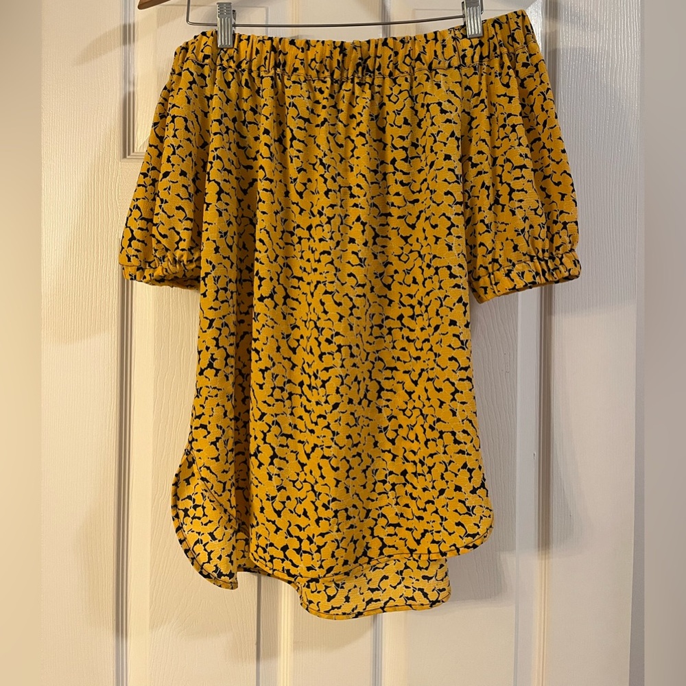 Michael Kors Off the Shoulder Yellow/Blue Pattern Top